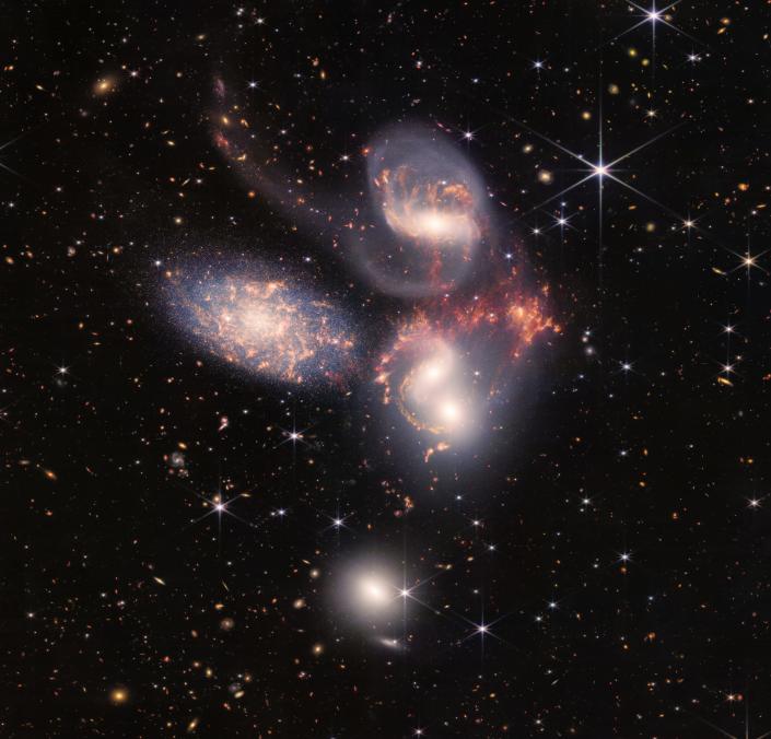 Gambar yang diambil oleh James Webb Quintuple Telescope of Stephane.
