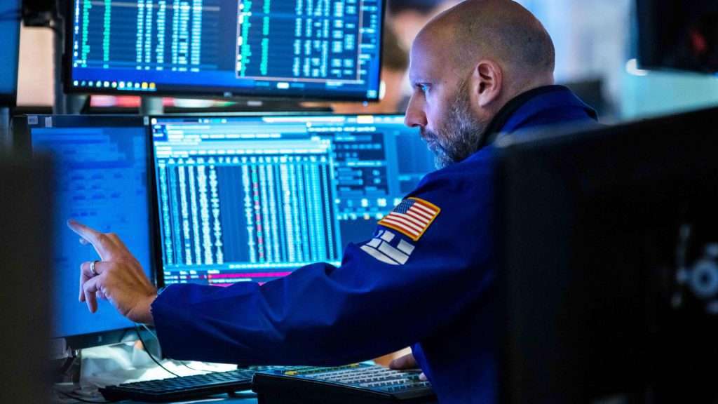 S&P 500 diperdagangkan stabil karena Wall Street berjuang untuk pulih dari aksi jual hari Senin