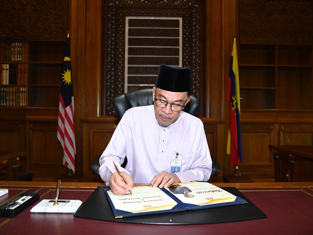 Anwar Mulai Bekerja di Malaysia, Menjanjikan Pemerintahan Inklusif |  Berita pemilu