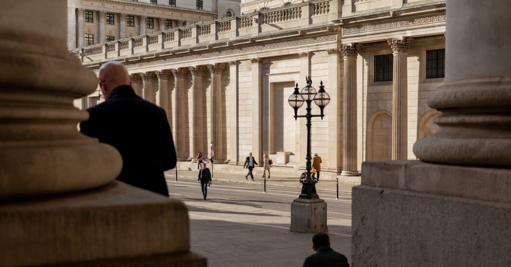 Bank of England telah menaikkan suku bunga terbanyak sejak 1989