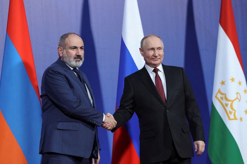 Di depan Putin, pemimpin Armenia itu menyesali kurangnya bantuan dari koalisi pimpinan Rusia