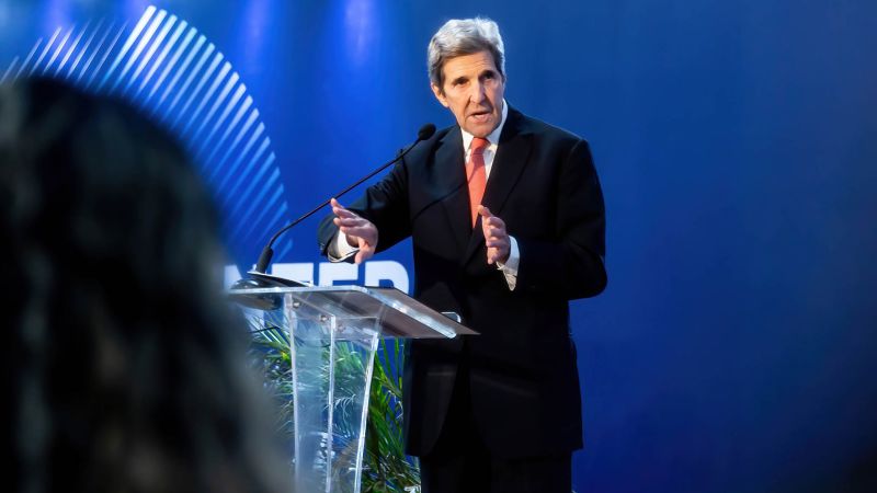 John Kerry dinyatakan positif Covid-19 di COP27 saat negosiasi menuju lembur