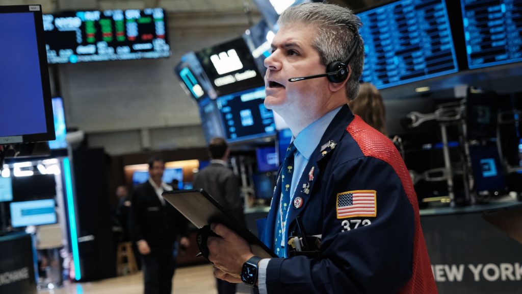 Saham berjangka jatuh karena Wall Street menunggu hasil jangka menengah