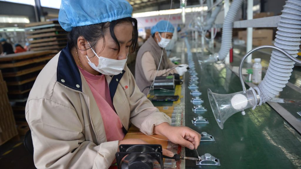 aktivitas pabrik di China pada pembacaan terendah sejak April;  Pasar Asia beragam