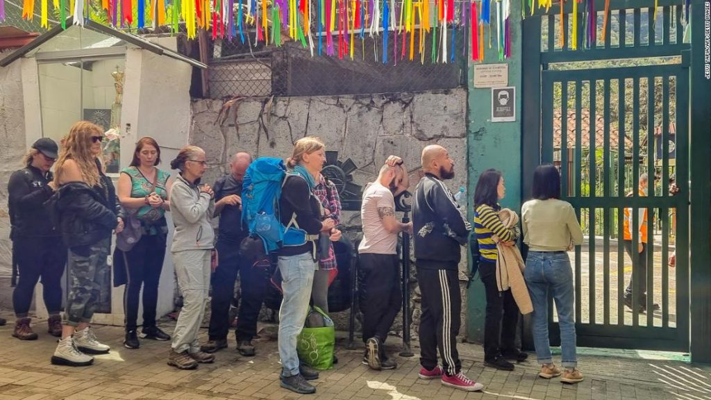 Turis terdampar di Machu Picchu di tengah protes Peru