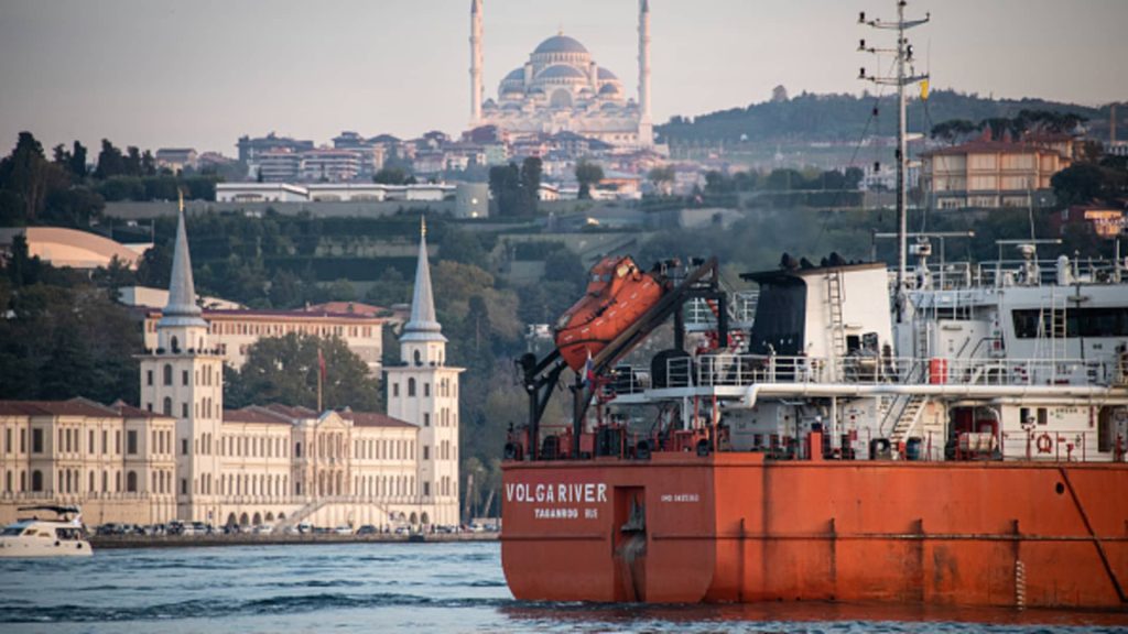 Turki menghentikan minyak yang tidak dikenai sanksi Rusia, menambah kekhawatiran pasokan energi